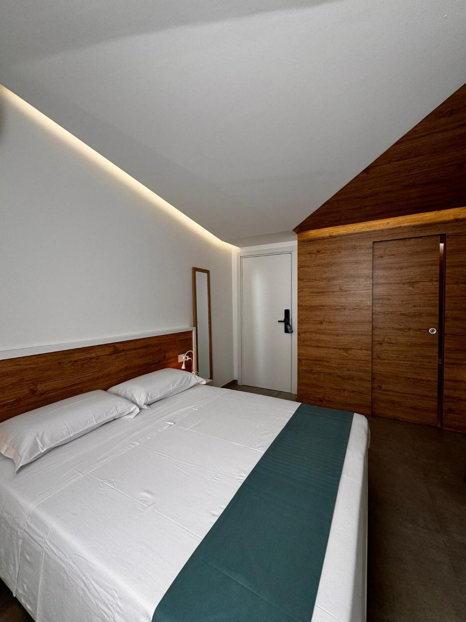 Space Tower Rooms Naples Exterior photo