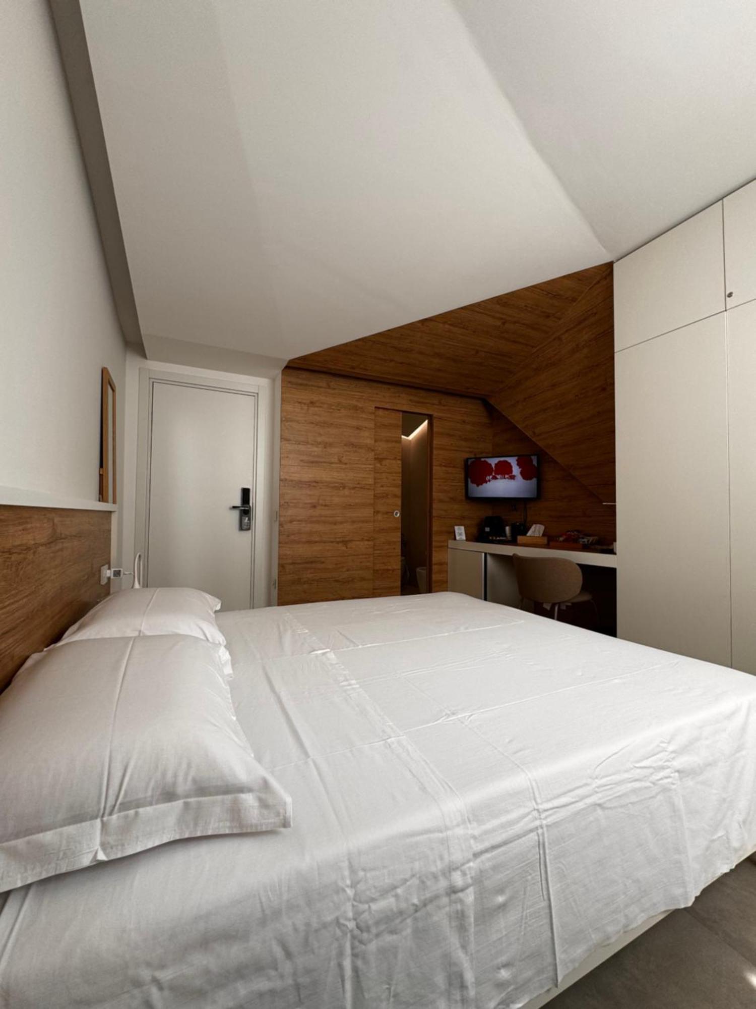 Space Tower Rooms Naples Exterior photo