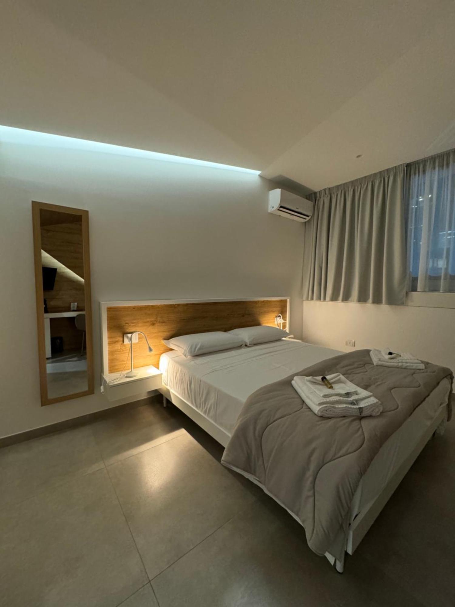 Space Tower Rooms Naples Exterior photo
